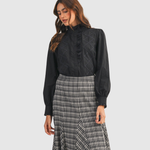 Load image into Gallery viewer, RUFFLE LACE TRIM BOTTON DOWN TOP
