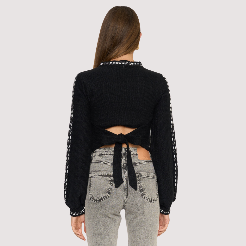 ONYX THREAD PULLOVER