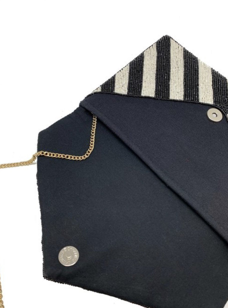 BLACK & WHITE CLUTCH