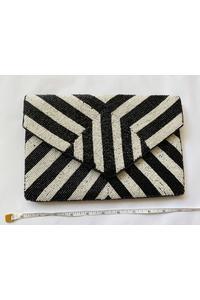 BLACK & WHITE CLUTCH